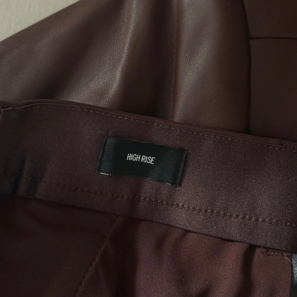 Express Burgundy Faux Leather Blazer & High Rise Shorts Suit Set Size XL / 16 - Picture 10 of 13